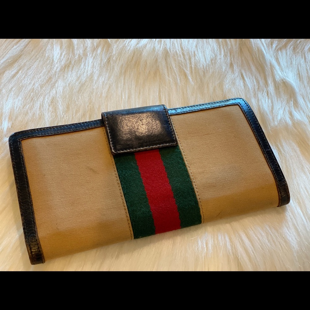 Vintage Gucci wallet